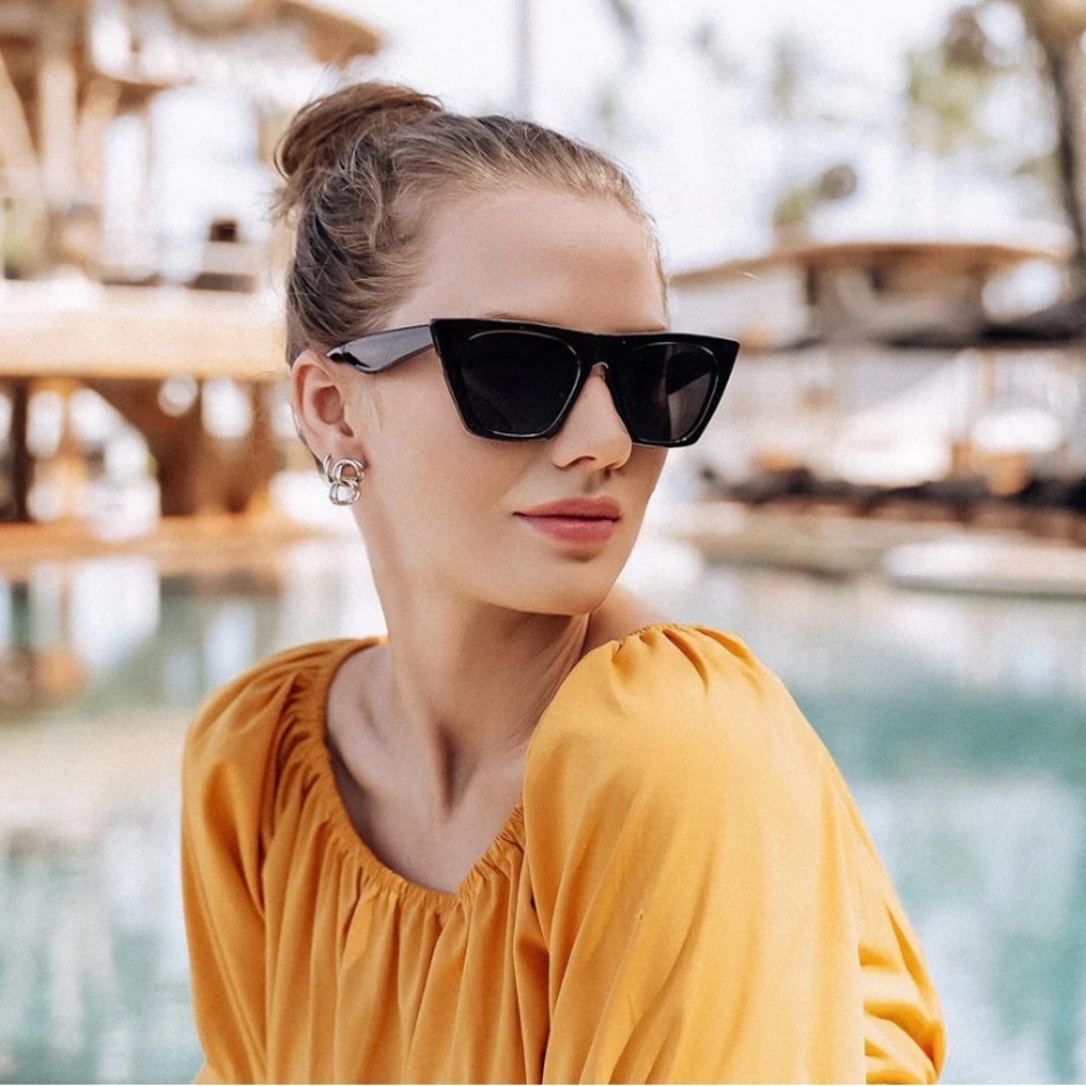SOJOS Bella Large Cat Eye Shape Sunglasses in Tortoise, NEW